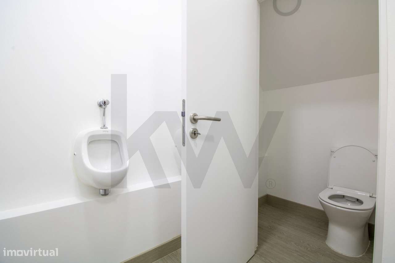 Espaço comercial na Av. Almirante Reis – 900 m2 em Localização Estraté - Grande imagem: 3/24