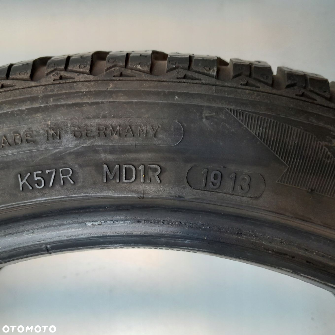 GOODYEAR ULTRAGRIP 8 225/45/17 - 4