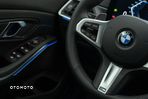 BMW Seria 3 318d M Sport - 23