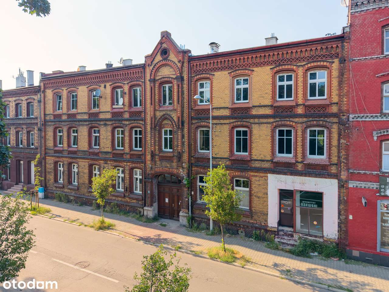 KAMIENICA INWESTYCYJNA | 719 m² PUM | 18 LOKALI | CHORZÓW BATORY