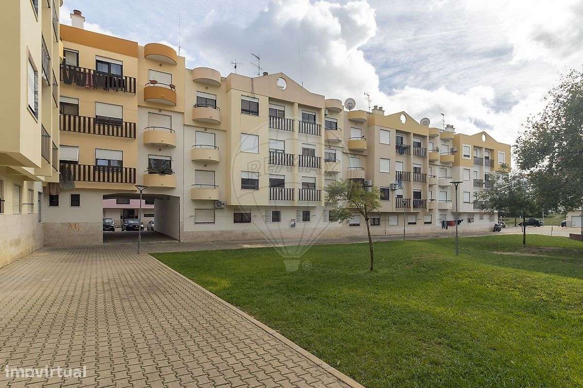 Apartamento T2 com Arrecadação em Paio Pires - Grande imagem: 4/39