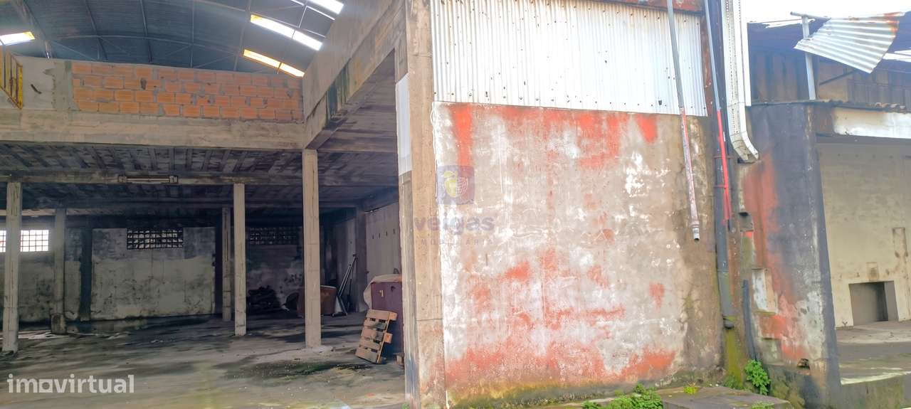 Armazém industrial com 4.107m2 de área e 7.300m2 de terreno, Marinha G-22