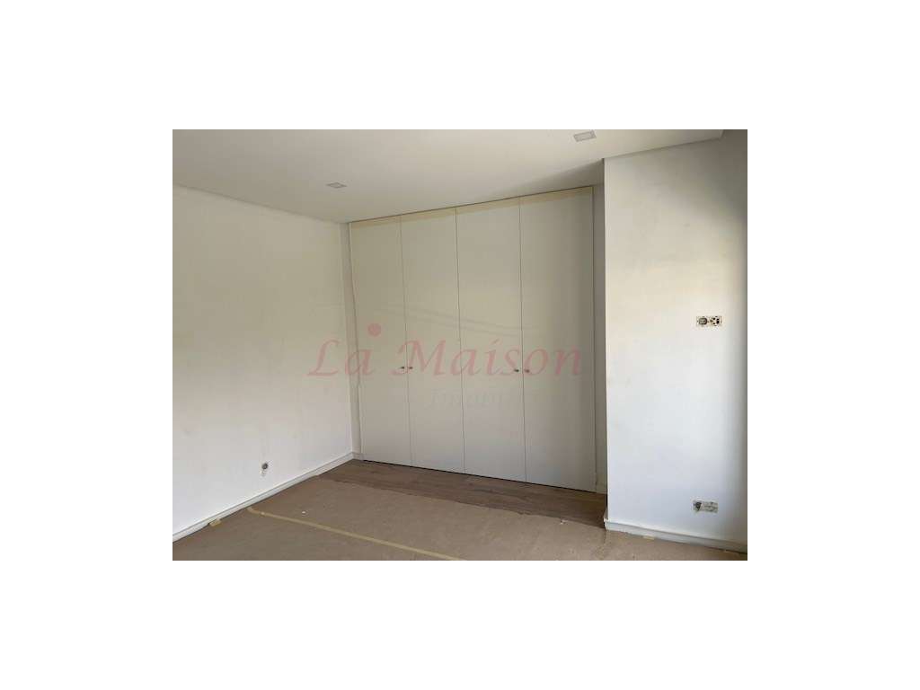 Condomínio privado de luxo V4 Duplex no Fanqueiro-20