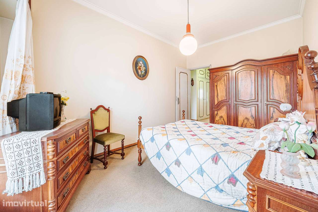 T2 a escassos passos da estação de comboio de Barcarena-33