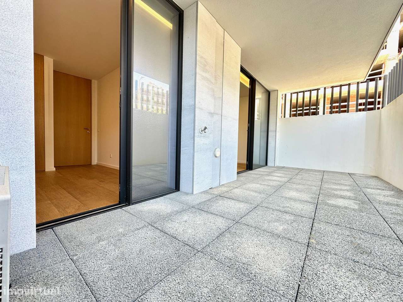 T1 de duas frentes em Canidelo a 250 m da praia e lugar garagem...-4