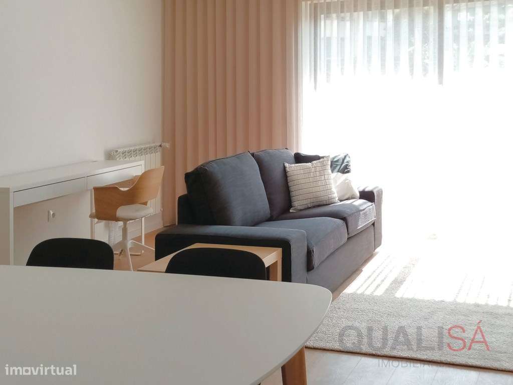 Apartamento T1 seminovo equipado e mobilado, com varanda e garagem ... - Grande imagem: 5/24