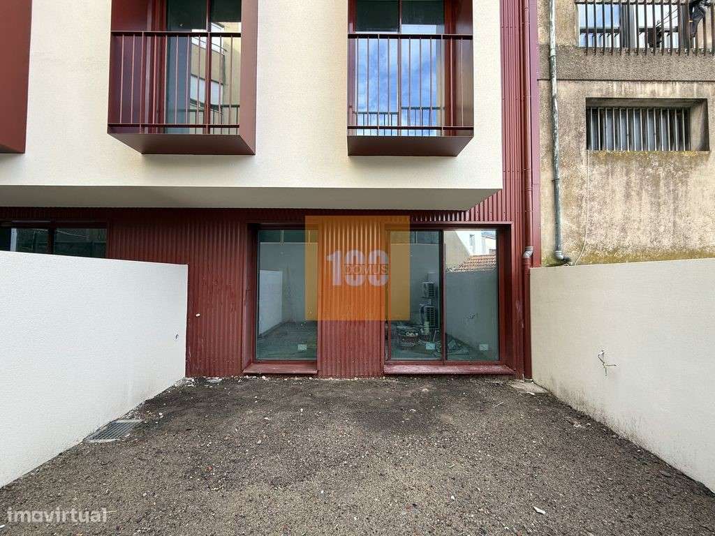 T2 duplex com jardim - Capelo Residences-12