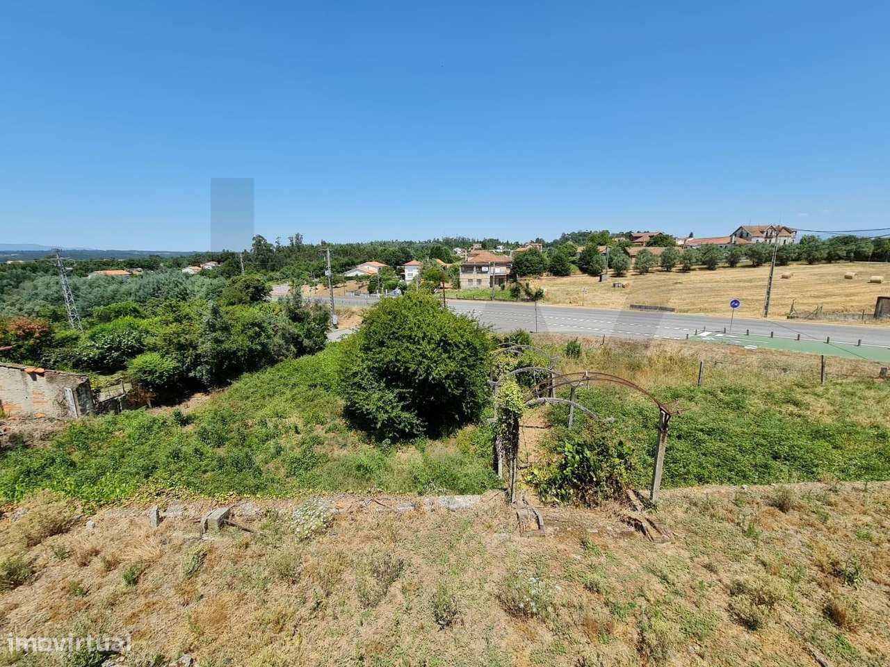 Moradia  com Terreno Urbano e Rústico  | 3.147 m2 |  Vimieiro, Santa C-53