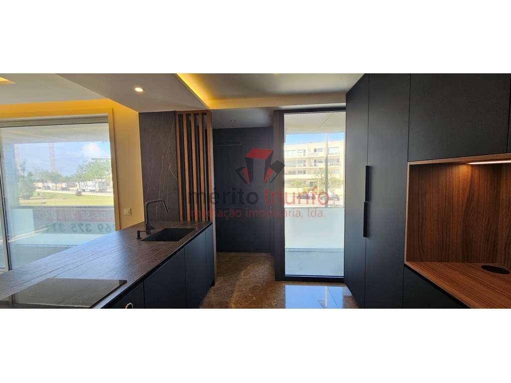 *Oferta de Escritura e Registo - Apartamento T4 de LUXO junto à Pra...-6