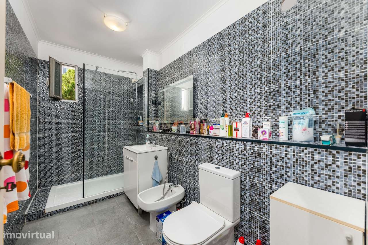 Apartamento T4 convertido em T3 | Mira-Sintra-13