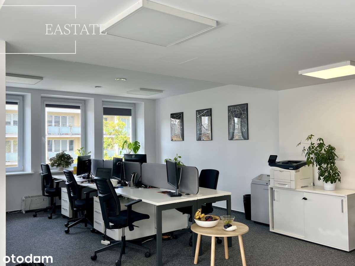 Przestronne jasne biuro z widokiem na centrum. - Pełny obrazek: 3/8