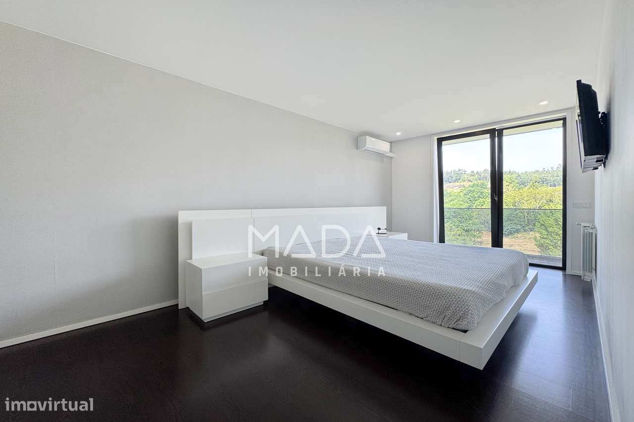 Apart. de luxo T3 (último piso) c/vistas p/Castelo de Guimarães-15