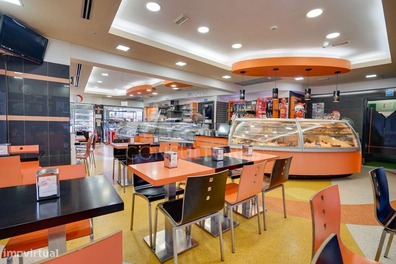 Pastelaria em Moscavide com  esplanada e fabrico próprio - Grande imagem: 5/15