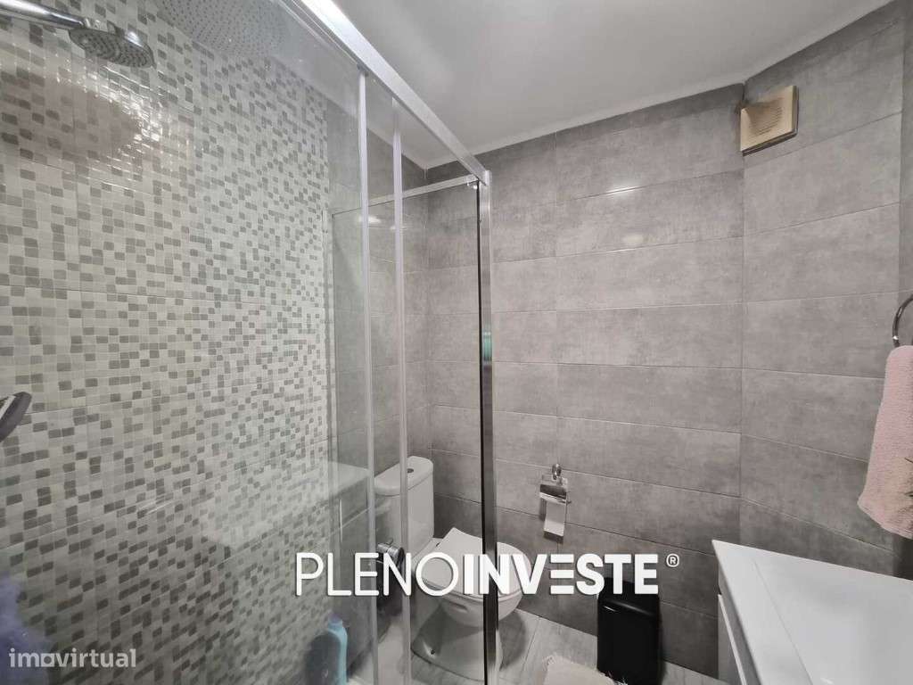 Apartamento T2 em Excelente Estado de Conservação em Palhais-16