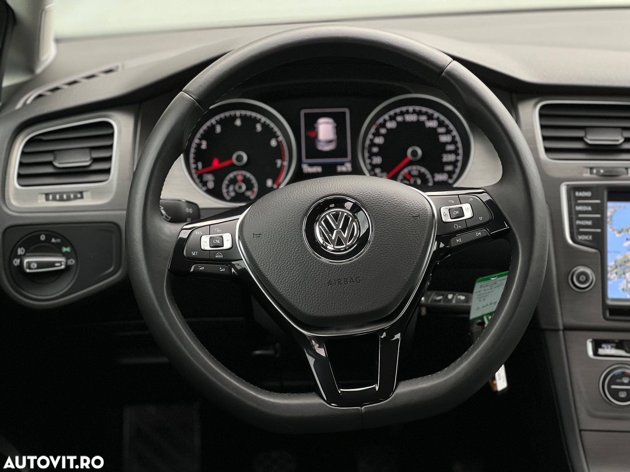 Volkswagen Golf 1.4 TSI BMT Comfortline - 8