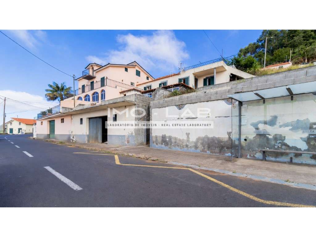 Moradia T2 - Ampla Garagem - Câmara de Lobos-7
