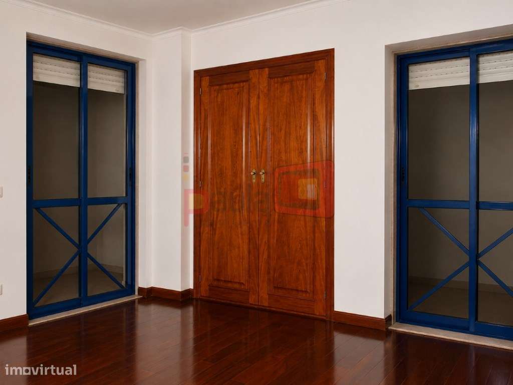 APARTAMENTO T3 COM PARQUEAMENTO-12