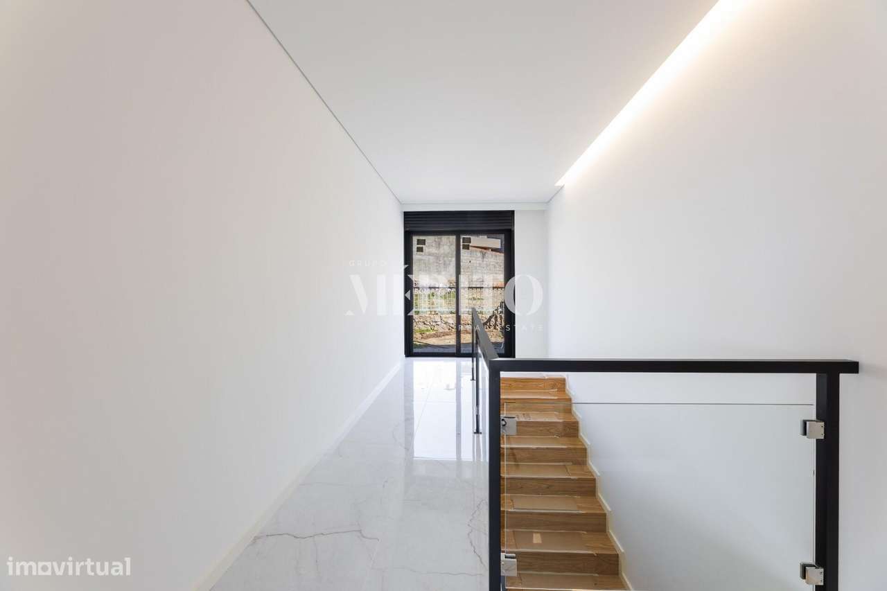 MORADIA T3 GEMINADA - NOVA-15