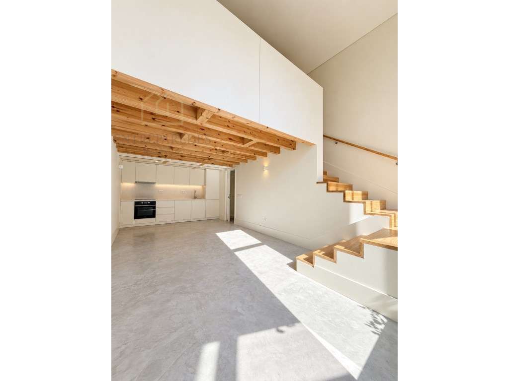 LOFT T1 com mezzanine e jardim para comprar em Cedofeita, Porto-9