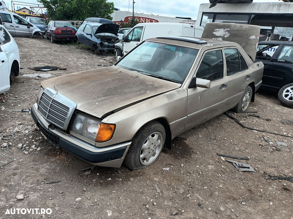 Dezmembrari  Mercedes-Benz W124  1993  > 1995 E 300 D (124.131) Motor - 1