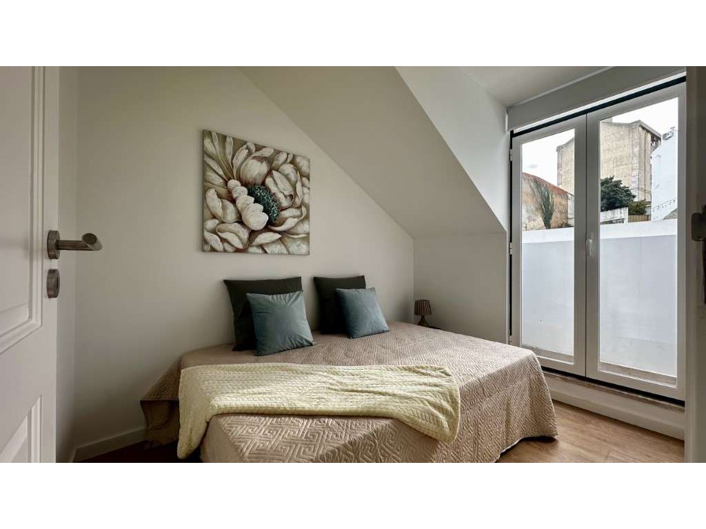 Apartamento T2 Renovado em São Vicente-8