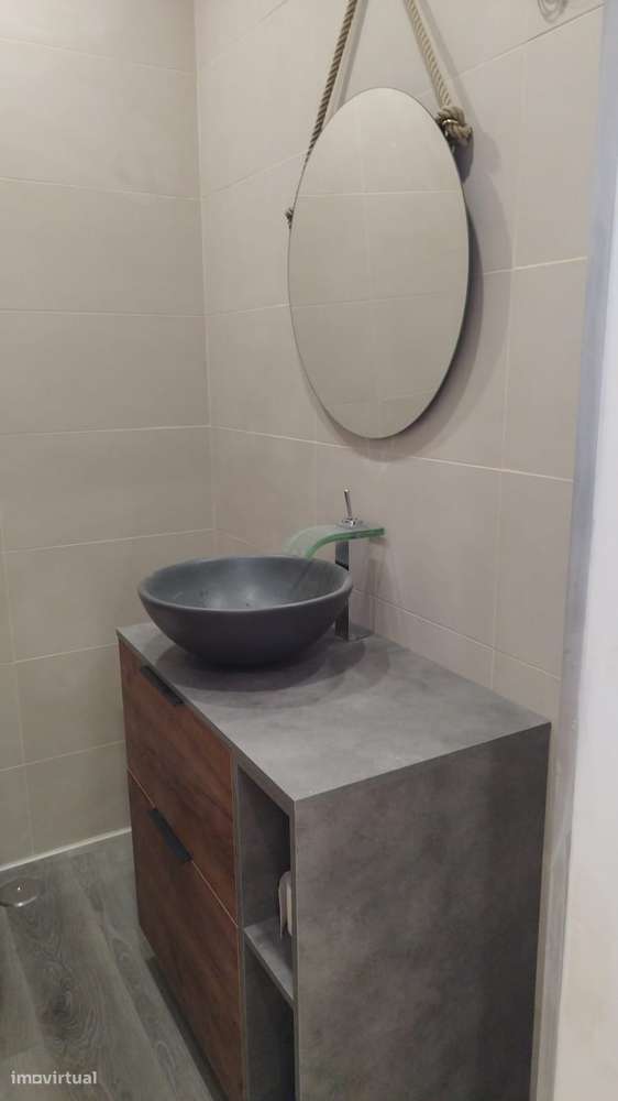 T2 com varanda, pronto a habitar, segurança e conforto - Grande imagem: 3/6