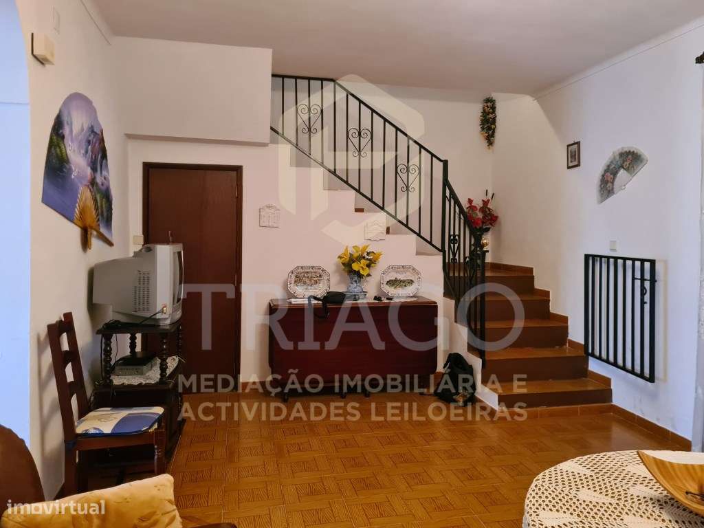 Moradia T4 com 2 Frentes no Centro de Barrancos - Vende se Mobilada - Grande imagem: 5/26