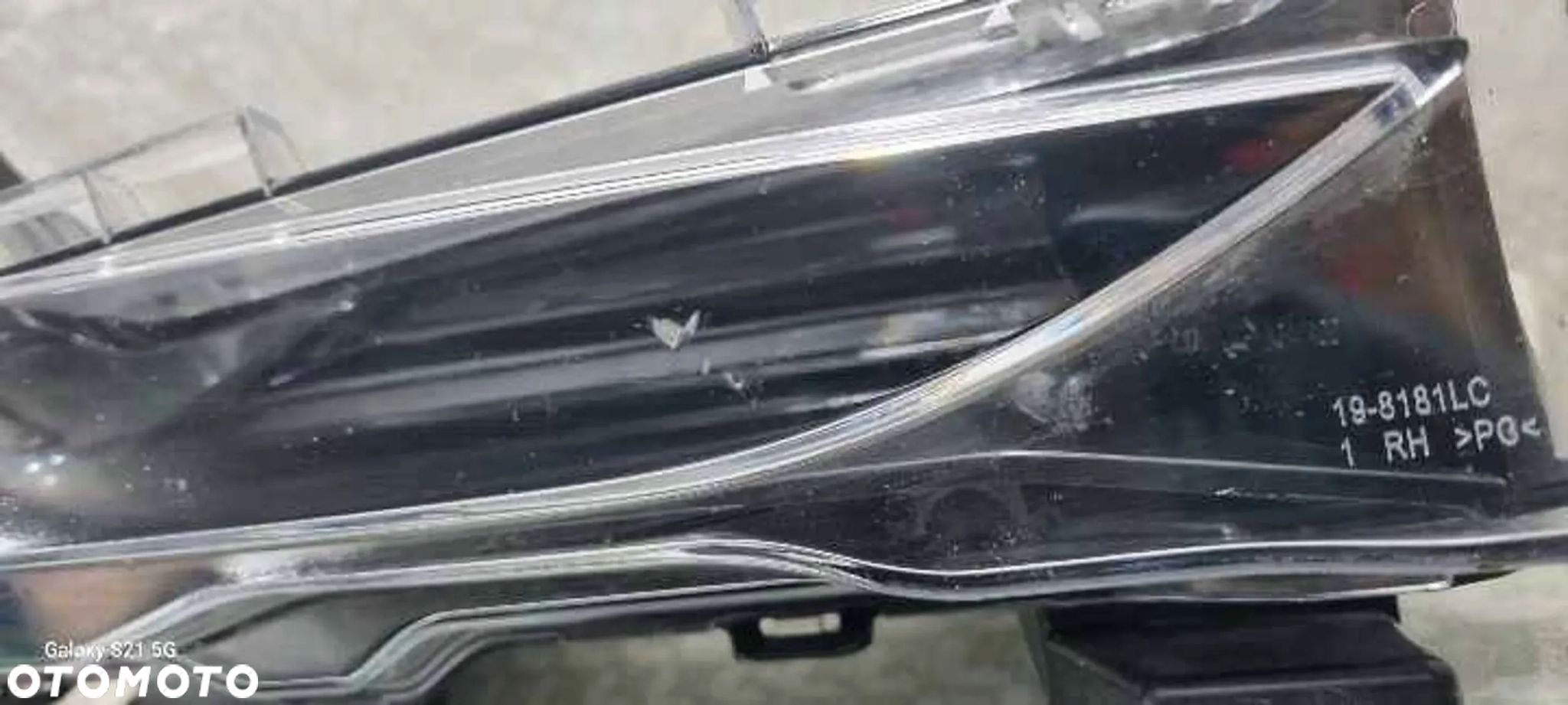 Tesla Model 3 HALOGEN PRAWY - 3