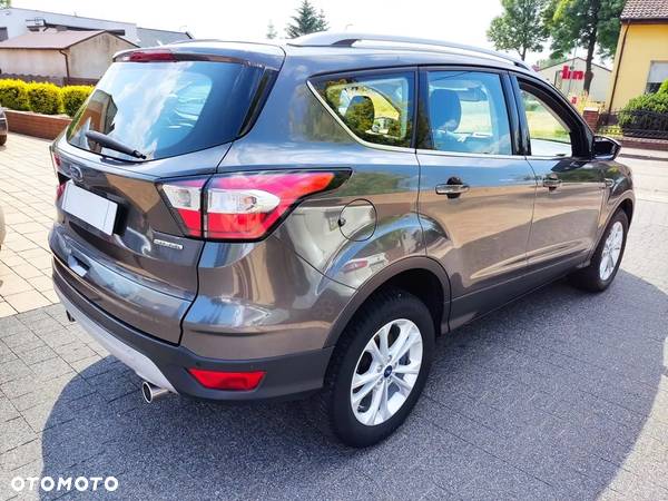 Ford Kuga 1.5 EcoBoost 2x4 Titanium - 4