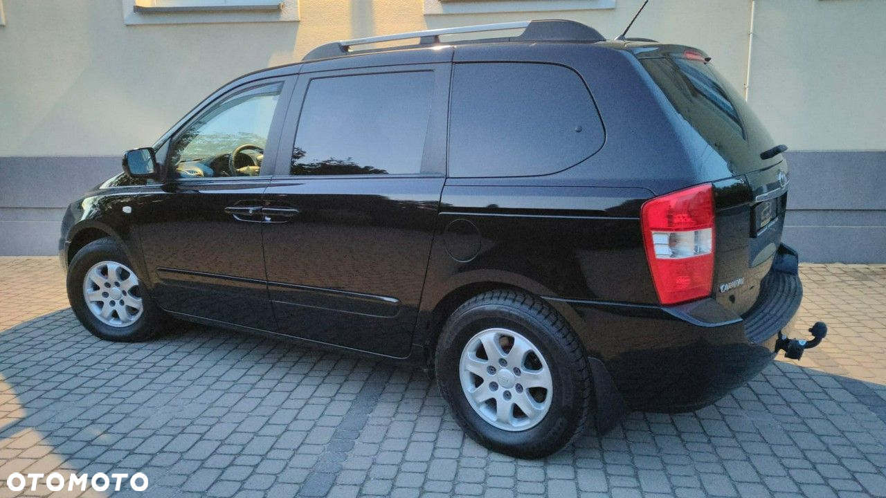 Kia Carnival - 11