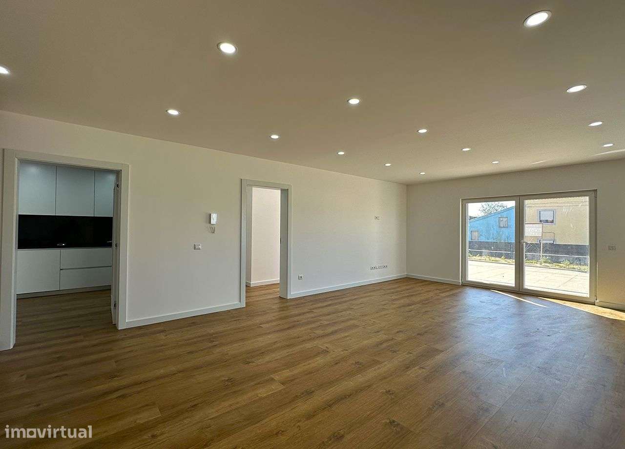 Espaçosa Moradia V4 com piscina - Coimbrã / Peniche-7