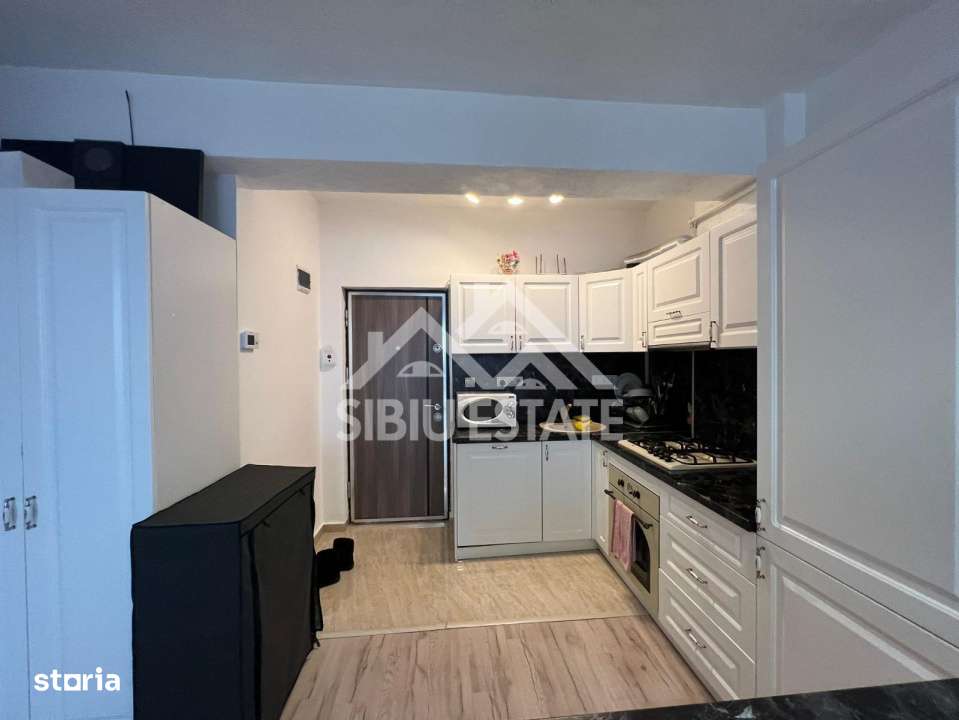 Apartament de vanzare, 2 camere mobilat utilat, bloc cu lift-2