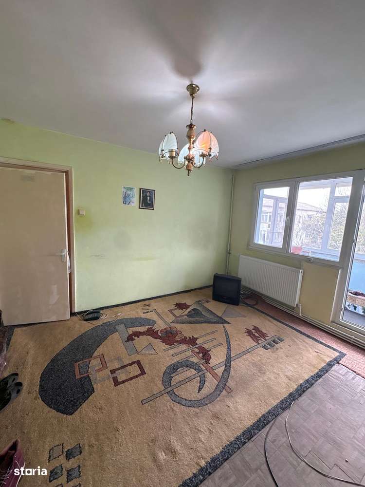 2 cam sd 52 mp suprafata totala zona decebal cantemir 72.000 euro neg-2