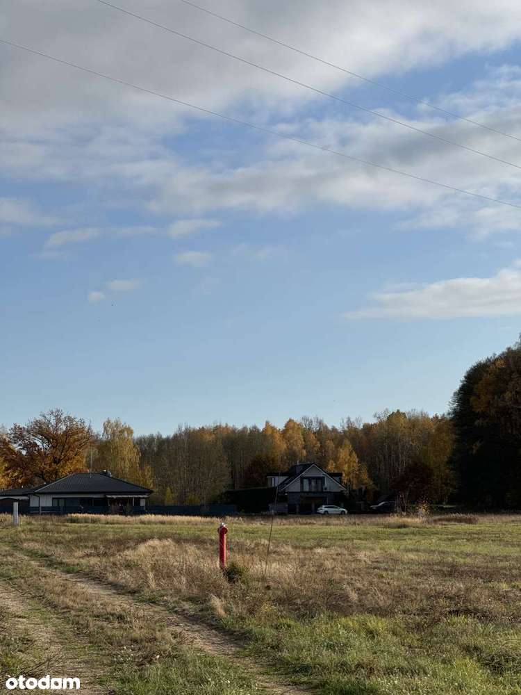Blisko lasu  w sąsiedztwie nowe domy-3