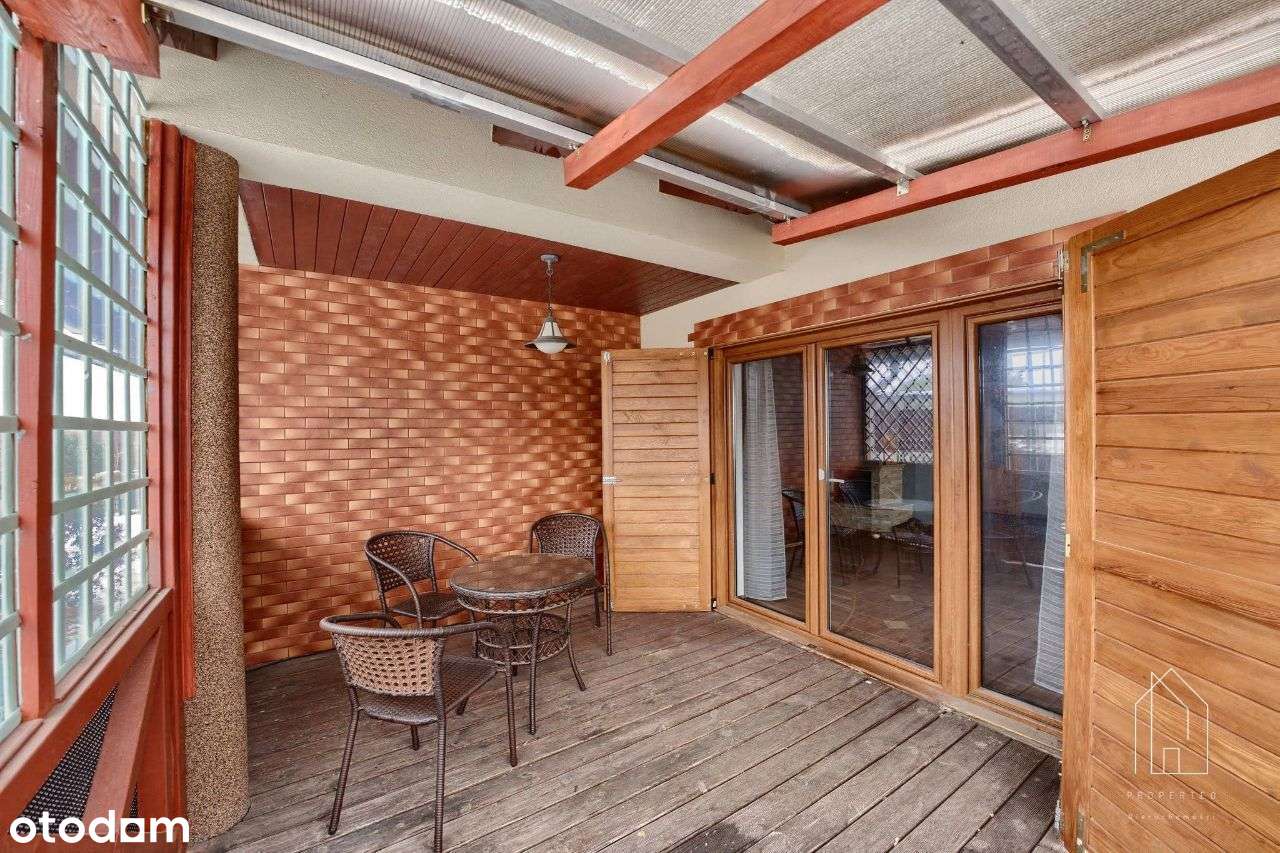 Dom parterowy z 2012r. z basenem-4