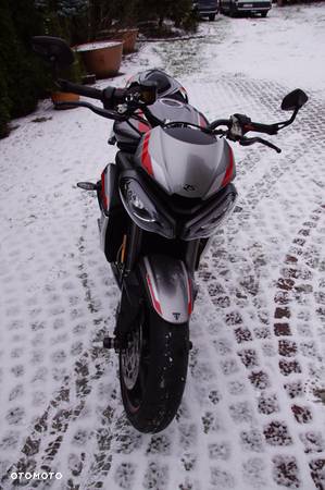 Triumph Street Triple - 12