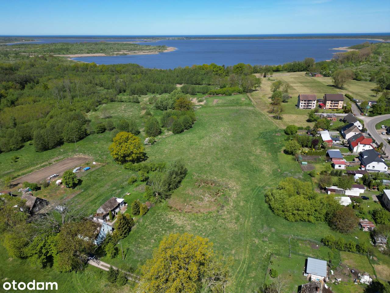 Obniżka ceny! Malownicza działka 33 a z zabudową! 200 m do jeziora!-2
