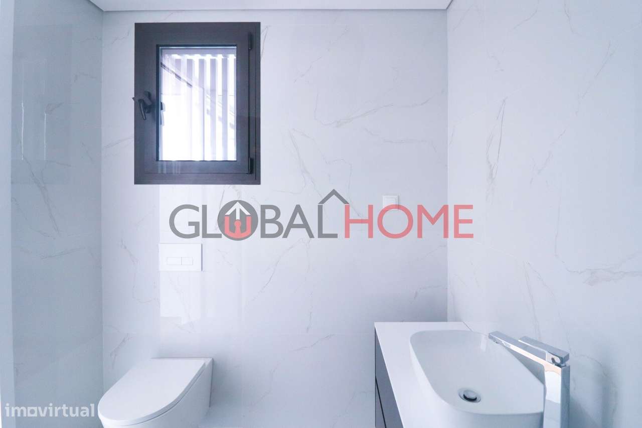 Moradia T3 Nova com Terraço e Piscina em São Pedro da Cova-44