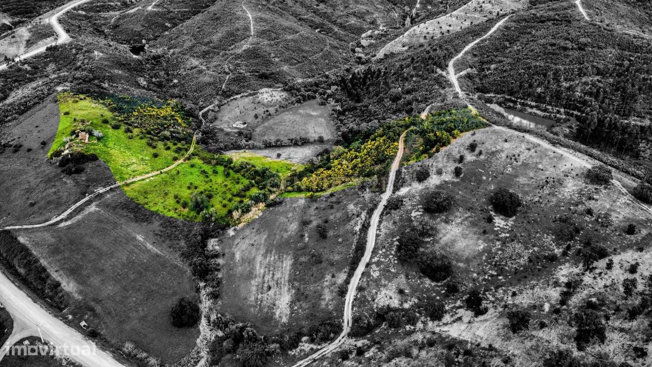 Vende-se ruína em lote urbano mais terreno rústico - Grande imagem: 5/37