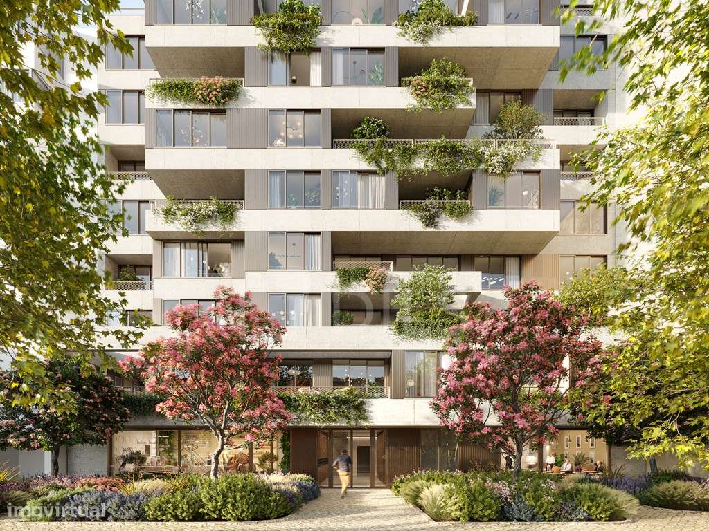 Apartamento T2 com varanda e 1 lugar de estacionamento em Alvalade - Grande imagem: 4/72