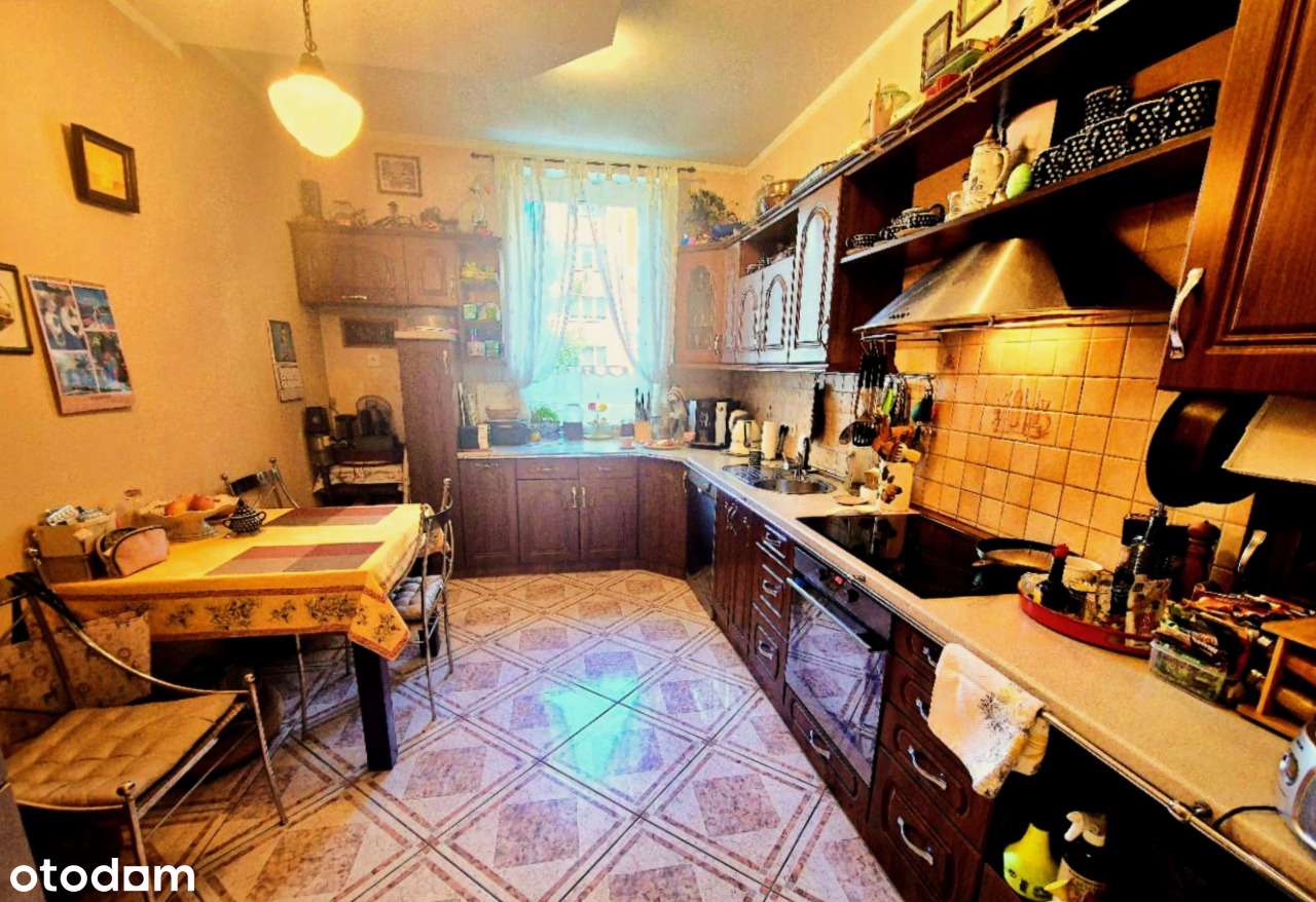 Klimatyczne mieszkanie 4 pok. mieszkanie w kamienicy.-6