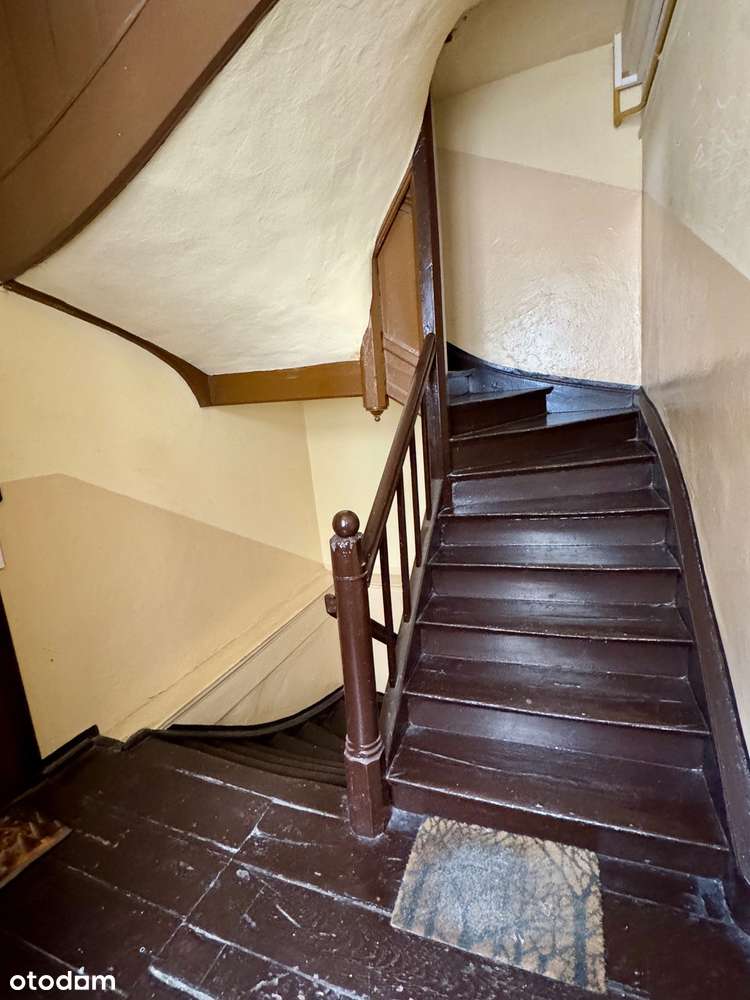 Poddasze -Nietuzinkowe mieszkanie 150 m od Starego Rynku, po remoncie!-2