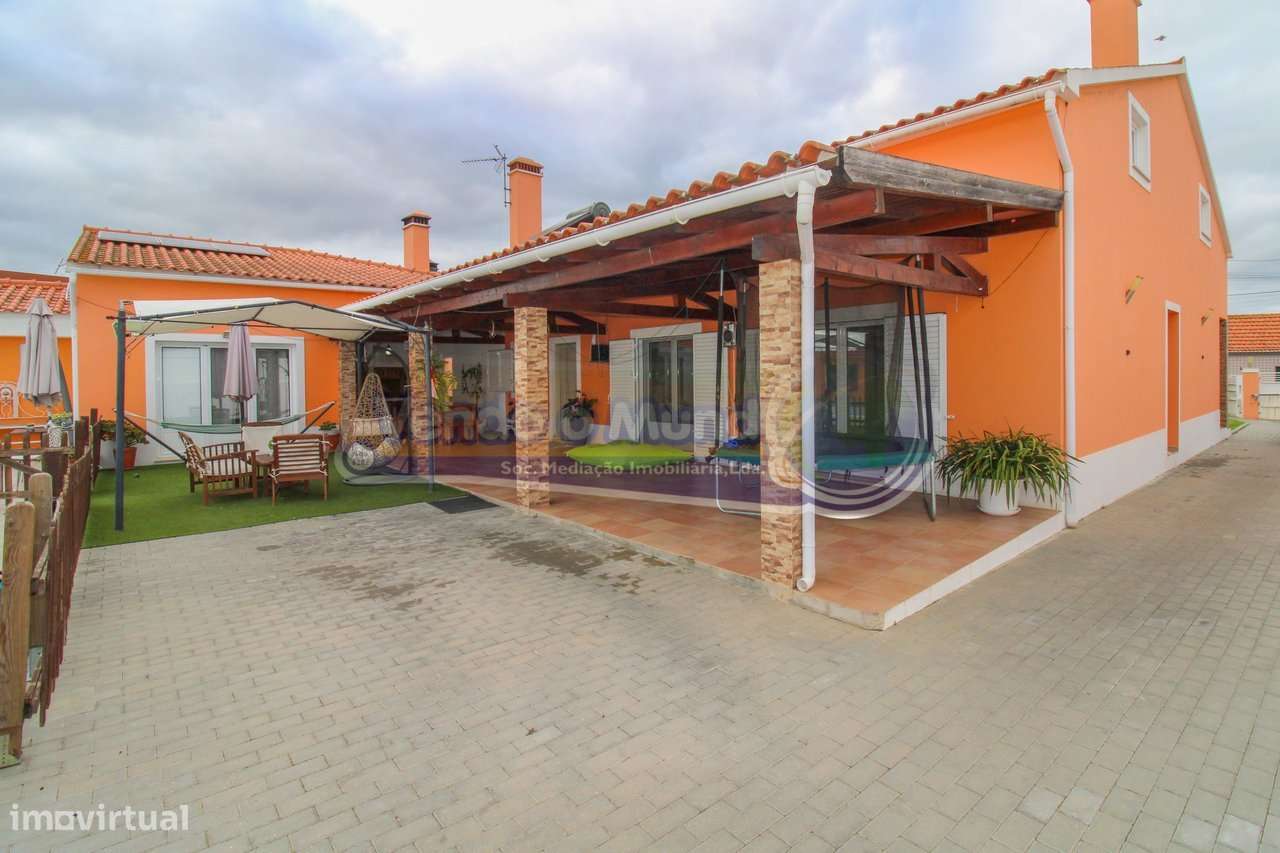 Moradia T3 + 3 em Foros de Salvaterra (F773) - Grande imagem: 2/33