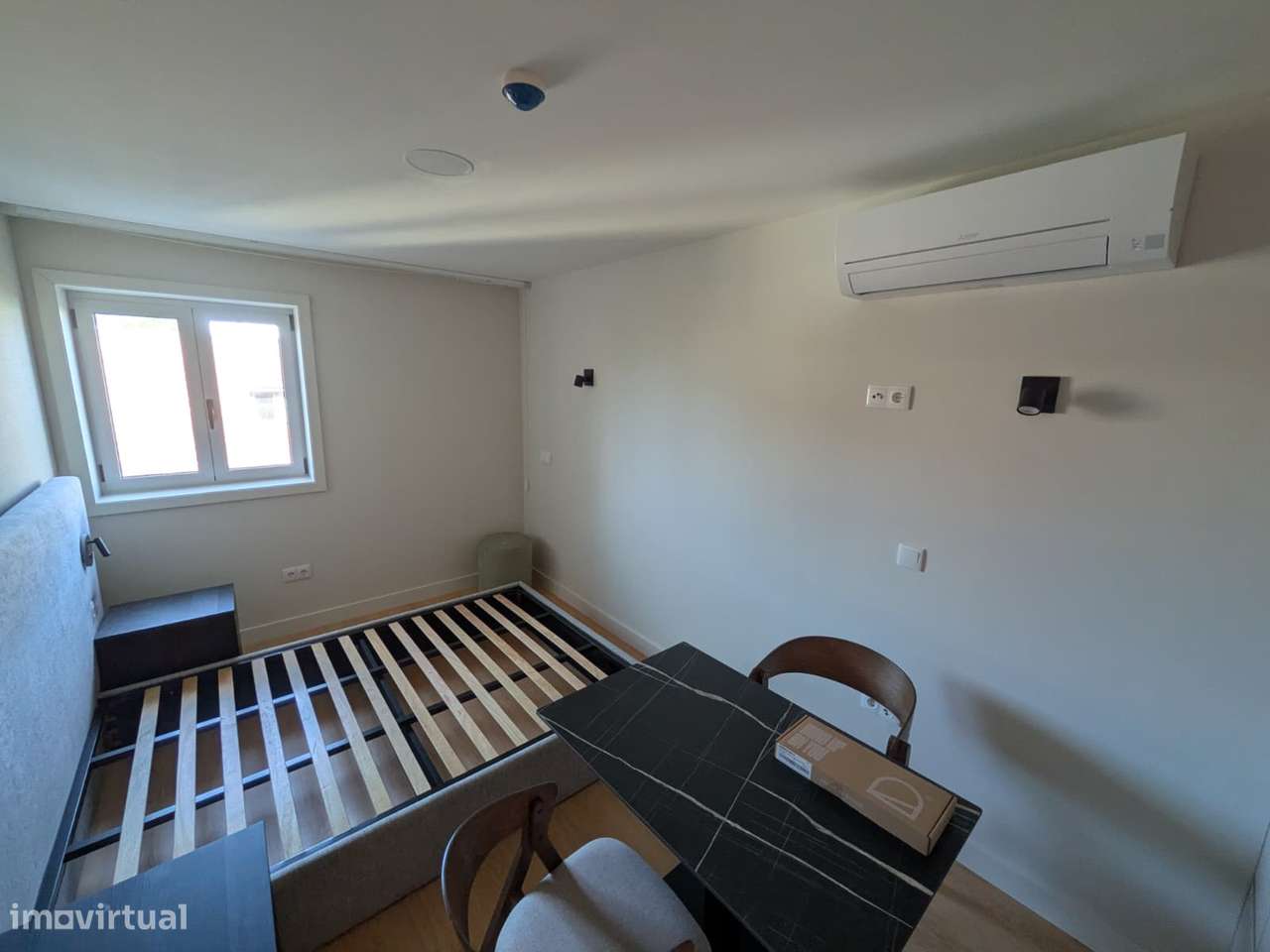 Estúdios T0 totalmente mobilados junto à Un. Lusíadas - Grande imagem: 4/10