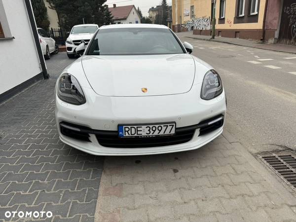 Porsche Panamera 4S - 11