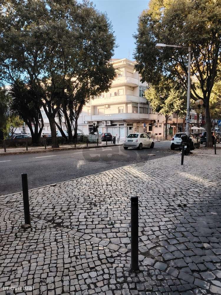 T4 totalmente remodelado em Benfica - Grande imagem: 5/34