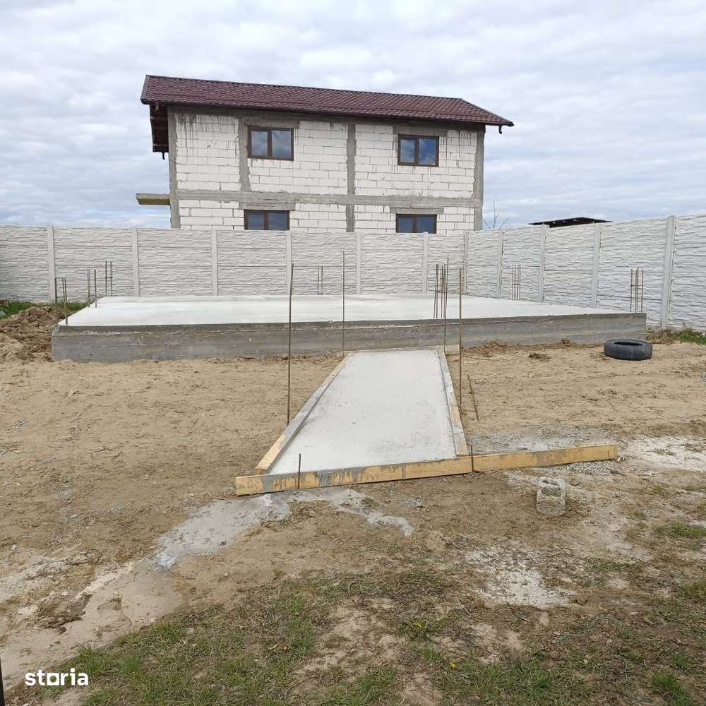 case isalnita curte 250mp/400mp toate utilitatile 72mp amprenta - Imagine principală: 1/6