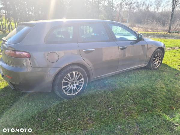 Alfa Romeo 159 1.9JTDM Impression - 4