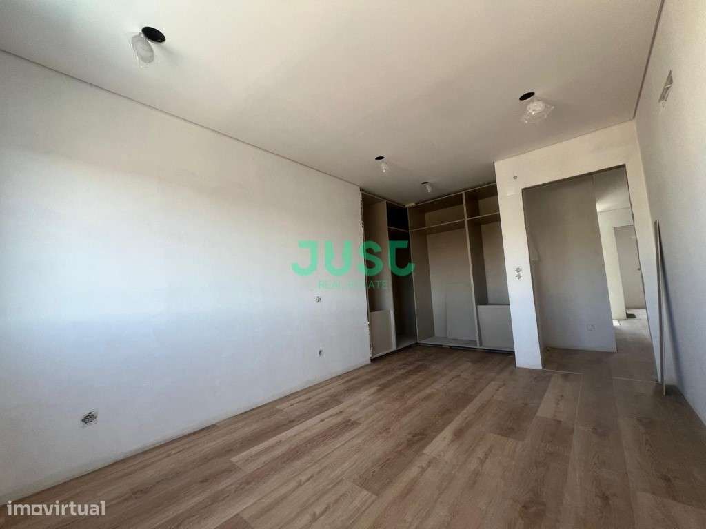 Moradia charneca da Caparica - t4 com margem e piscina quase pronta-12