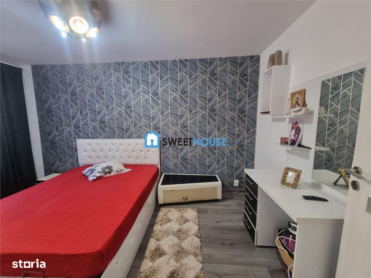 Apartament cu Trei Camere LUX-9
